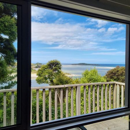 Tree House Apartment Taieri Mouth Exterior photo